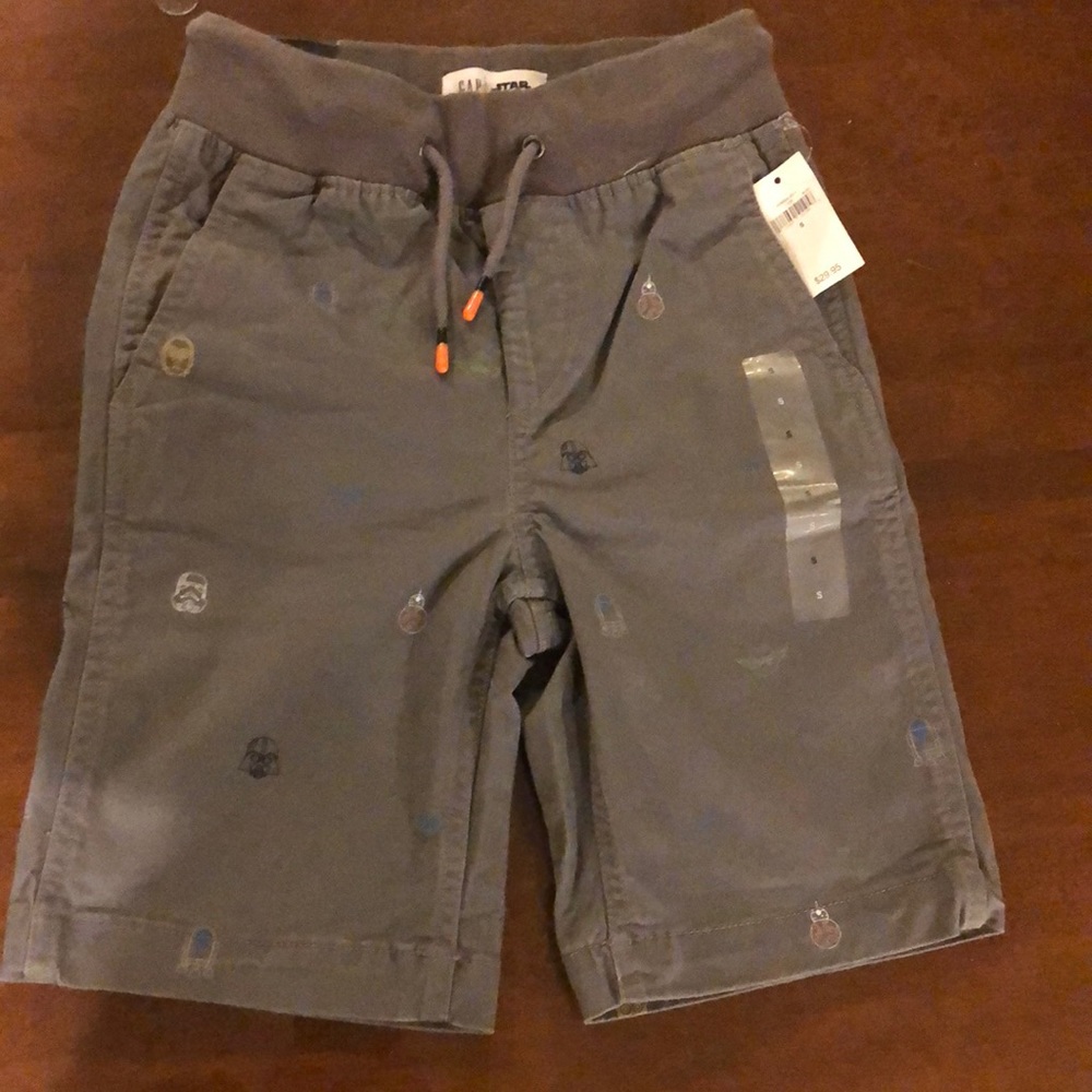 NWT. Boys Gap Star Wars shorts. size 7.